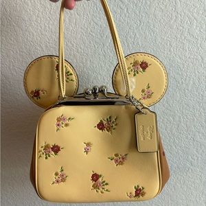 Disney x Coach Minnie Floral ear bag F29351